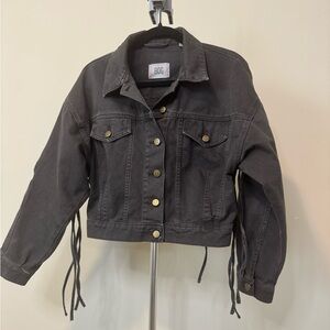 BNWT Urban Outfitters BDG Samarria Fringe Denim Trucker Jacket - size M like new